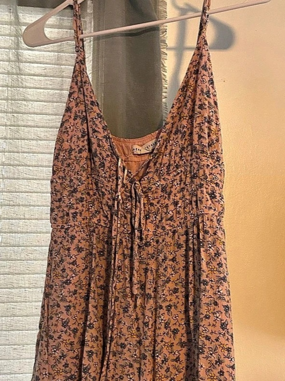 Aeropostale Floral Romper in Pink Size Large Like New